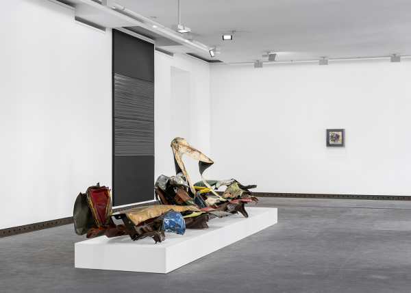 Pierre Soulages  & John Chamberlain, Pierre Soulages  & John Chamberlain at Karsten Greve, photo 2