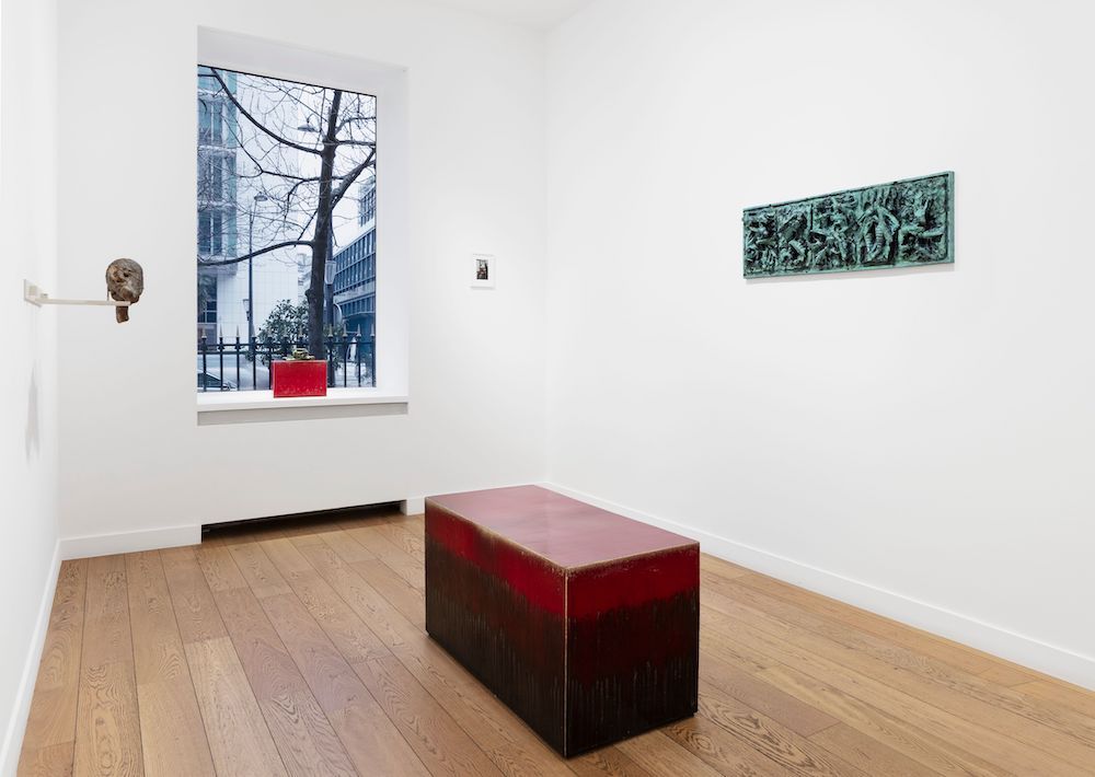 Johan Creten, How to Explain the Sculptures to an Influencer? at Perrotin, photo 3