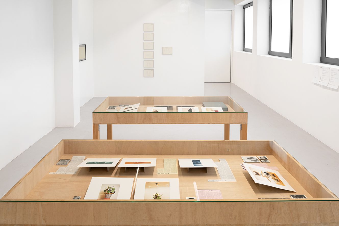 Ronald Jones, Clock in a Radio at Air de Paris, photo 4