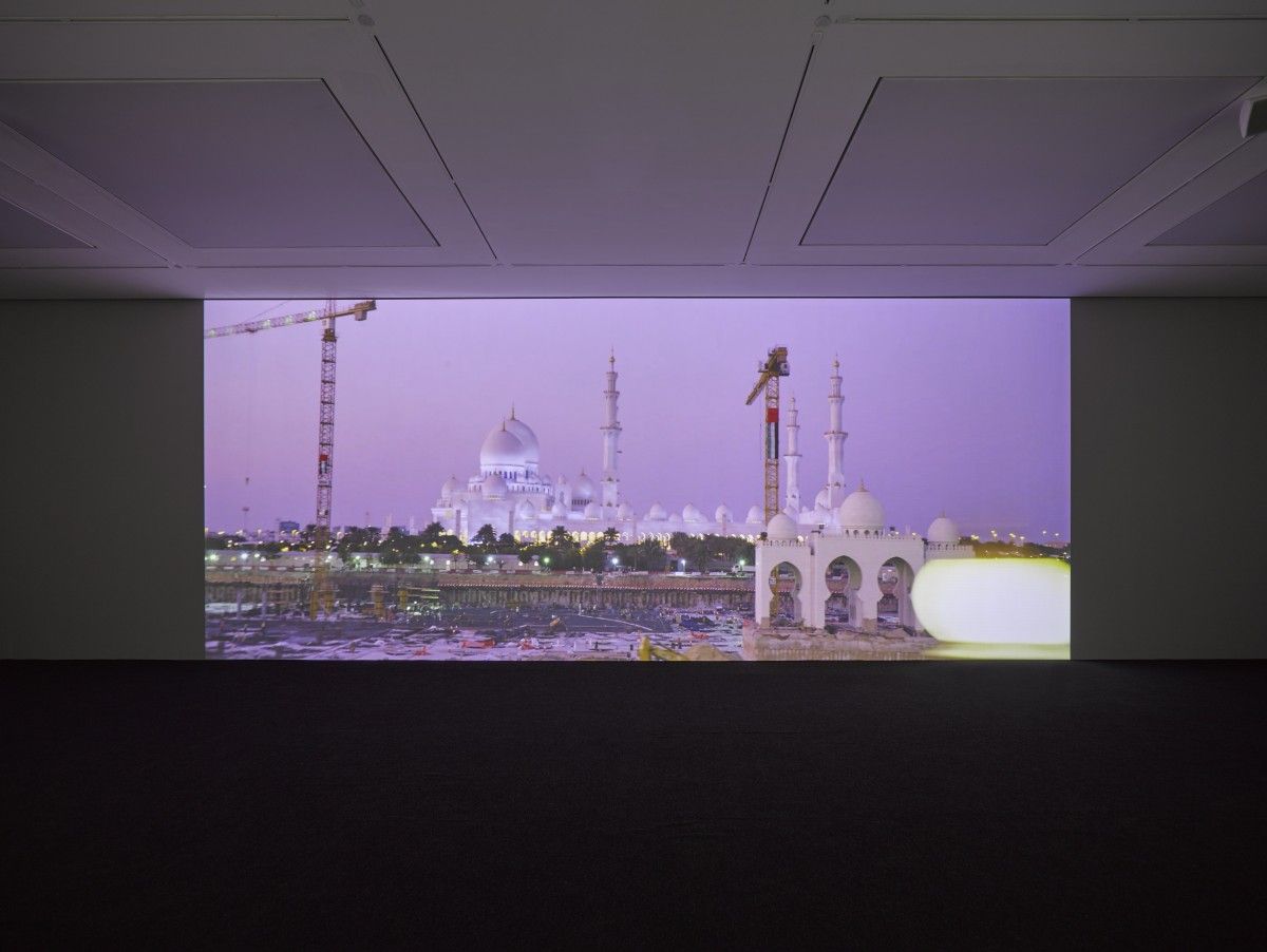 Sarah Morris, Machines Do Not Make Us Into Machines at White Cube, photo 4