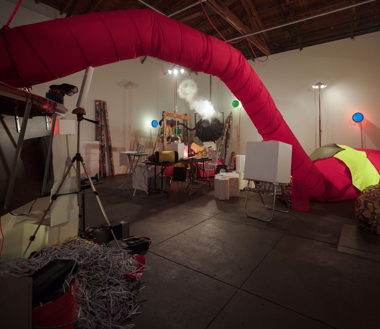 Jason Rhoades, Installations, 1994 – 2006 at Hauser & Wirth, photo 6
