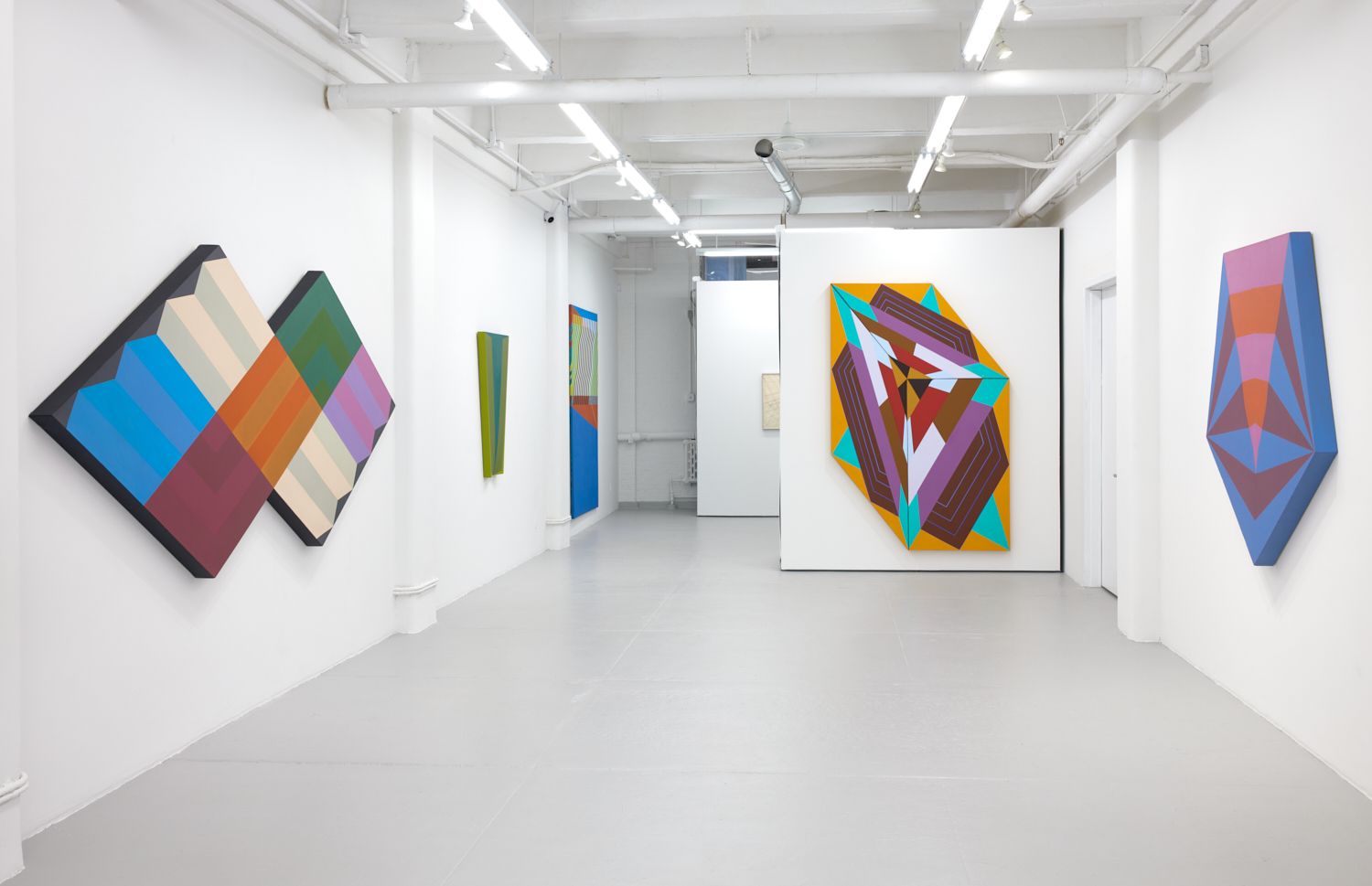 Ronald Davis, Optical, Shaped and Color Abstractions: Paintings 1963 - 1965 at David Richard Gallery, photo 3