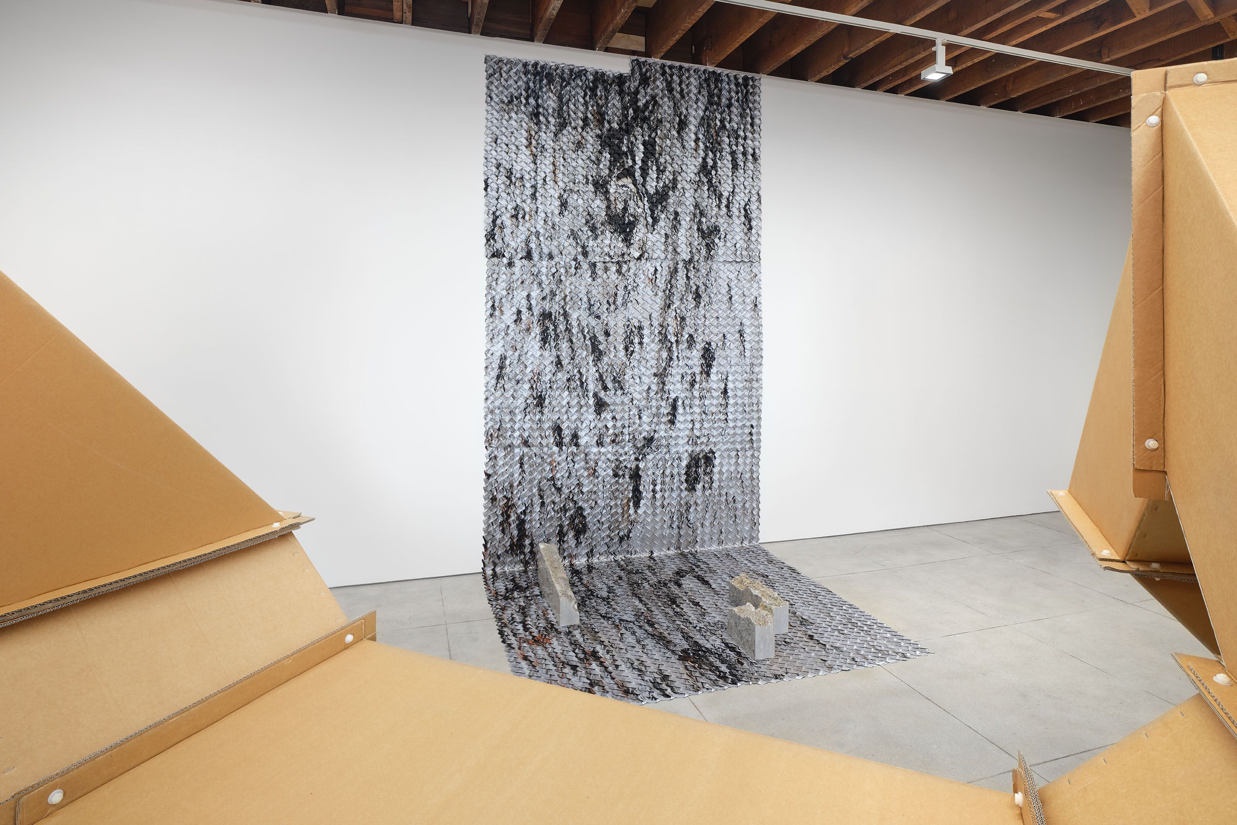 Charlotte Posenenske & Alice Channer, Charlotte Posenenske & Alice Channer at Okey Dokey Konrad Fischer, photo 4