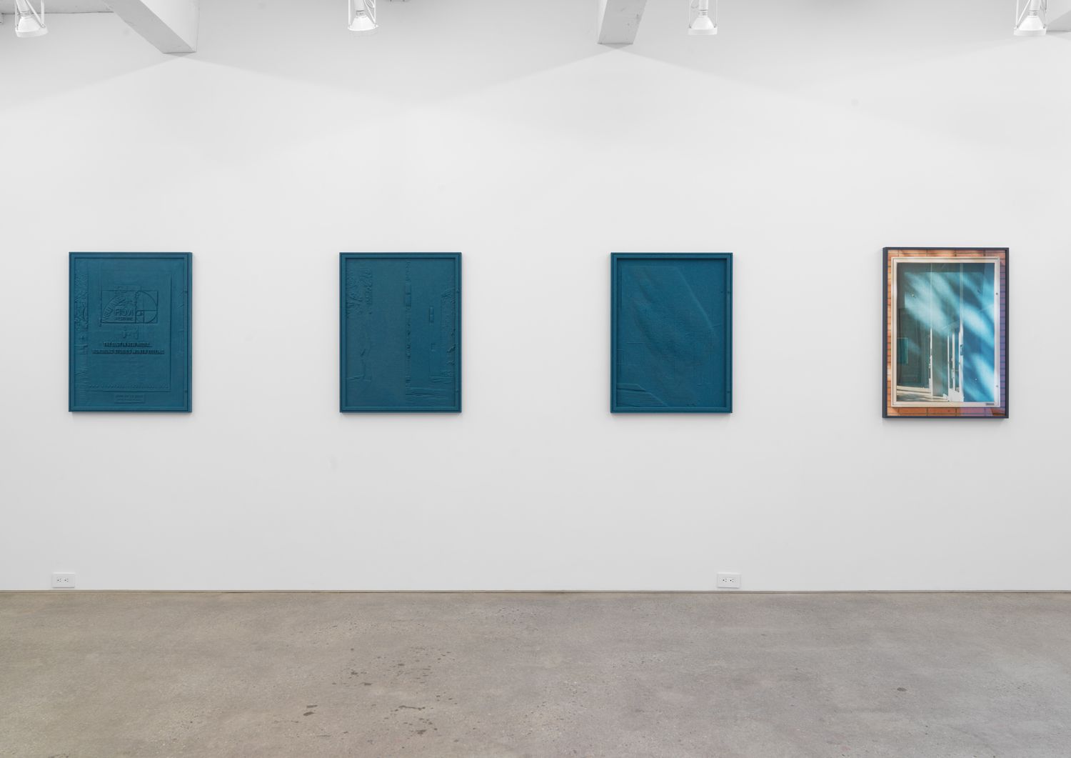 Jennifer Bolande, The Composition of Decomposition at Magenta Plains, photo 3