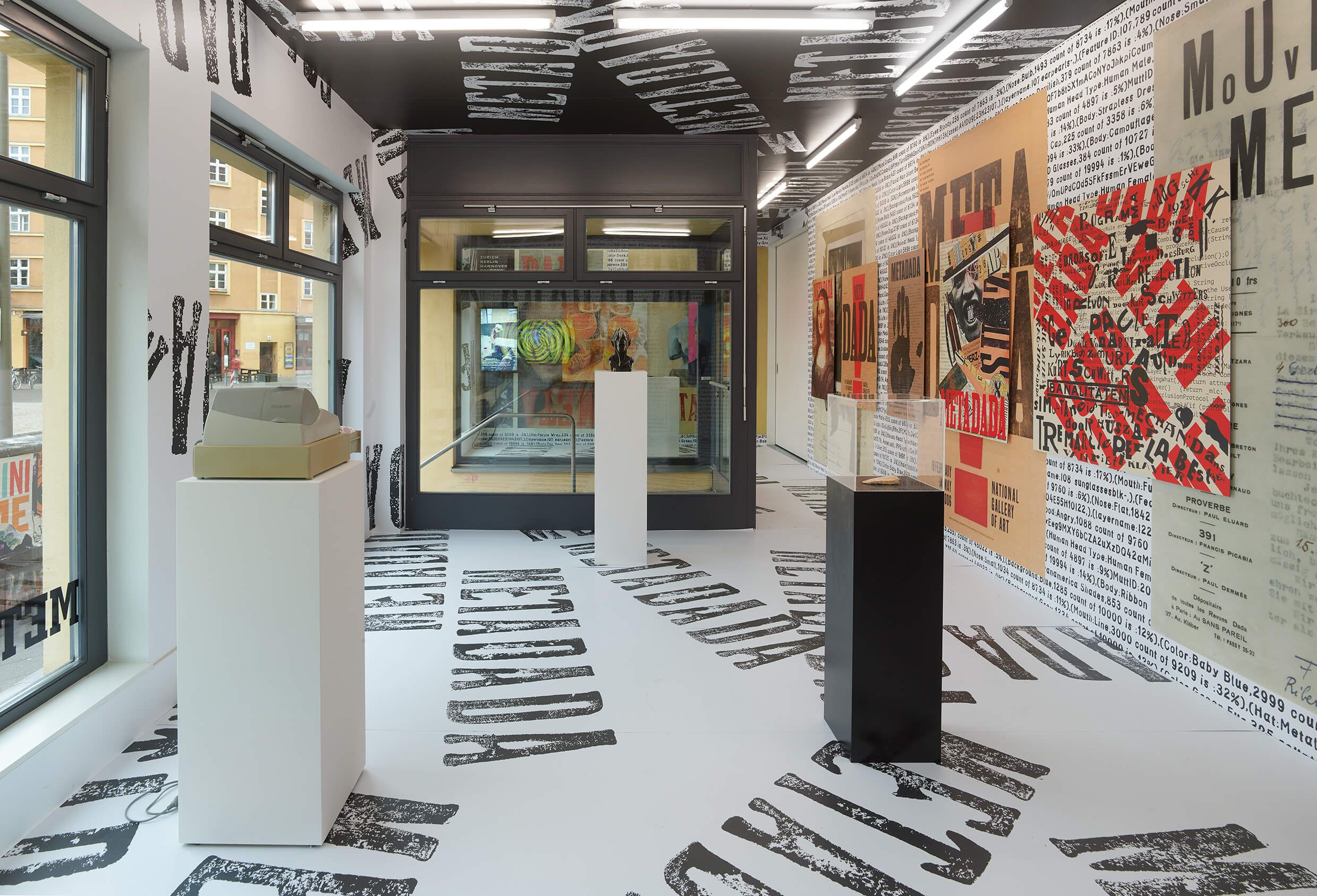 Kenny Schachter, Metadada at Nagel Draxler Crypto Kiosk, photo 5