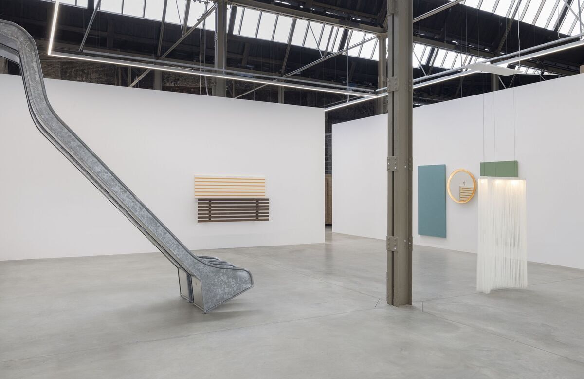 John M. Armleder, Furniture Sculpture at Mehdi Chouakri - Wilhelm Hallen, photo 7