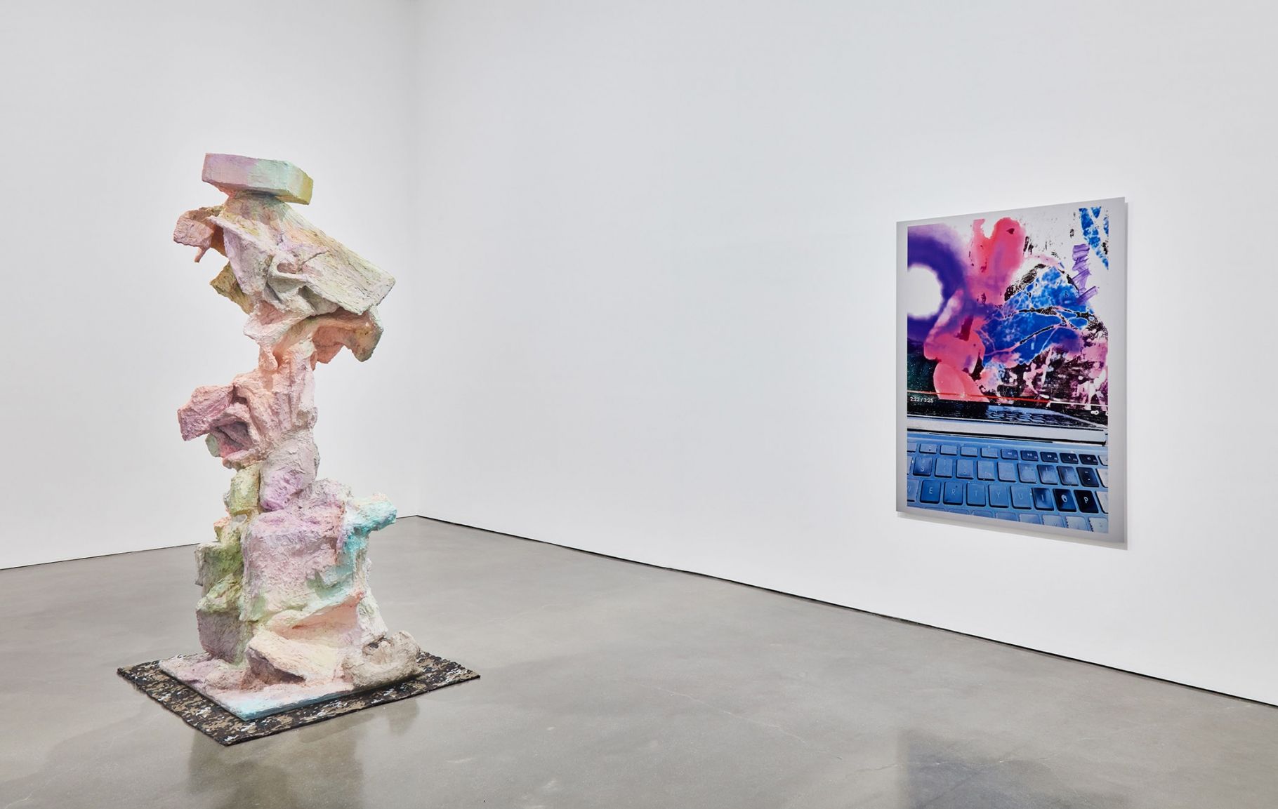 Rachel Harrison, Caution Kneeling Bus at Regen Projects, photo 11