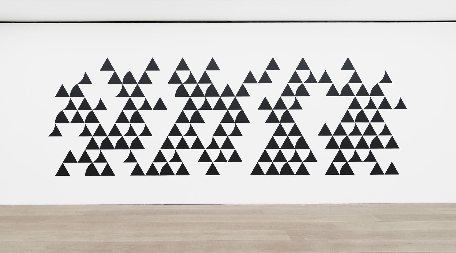 Bridget Riley, Recent Paintings 2014 – 2017 at David Zwirner, photo 3